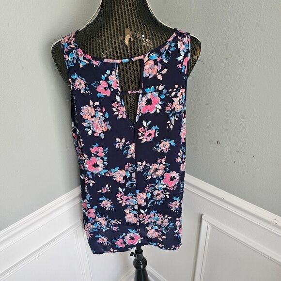 Charming Charlie sharkbite hem open back blouse XL - Picture 2 of 10